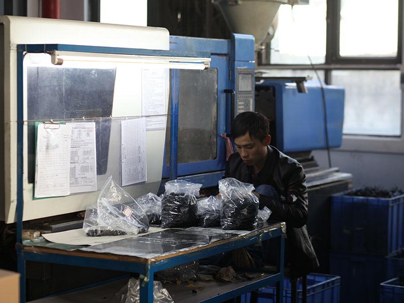 塑胶模具材料选择 塑胶模具材料选择